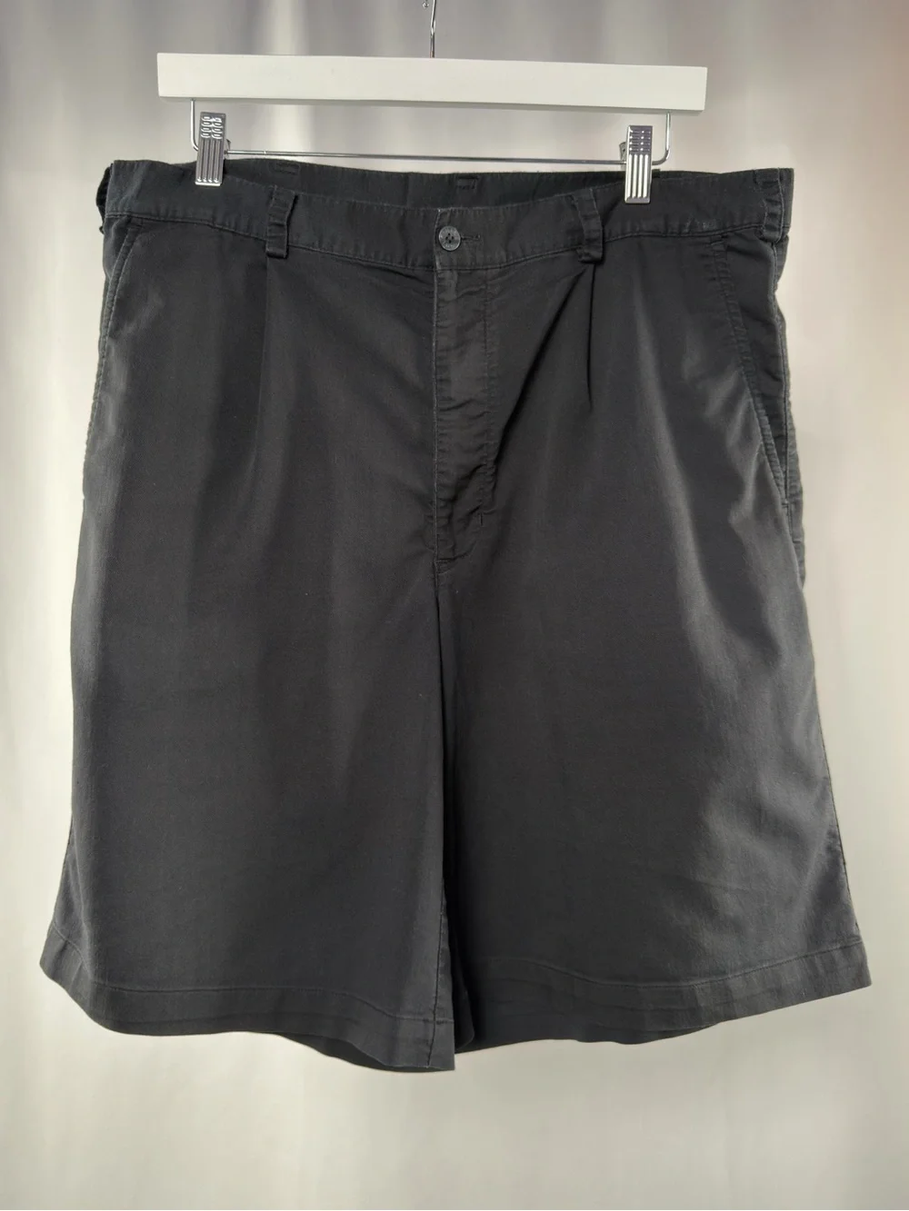 Nike Golf Cotton Blend‎ Flat-Front Men's Shorts in Black Size 36